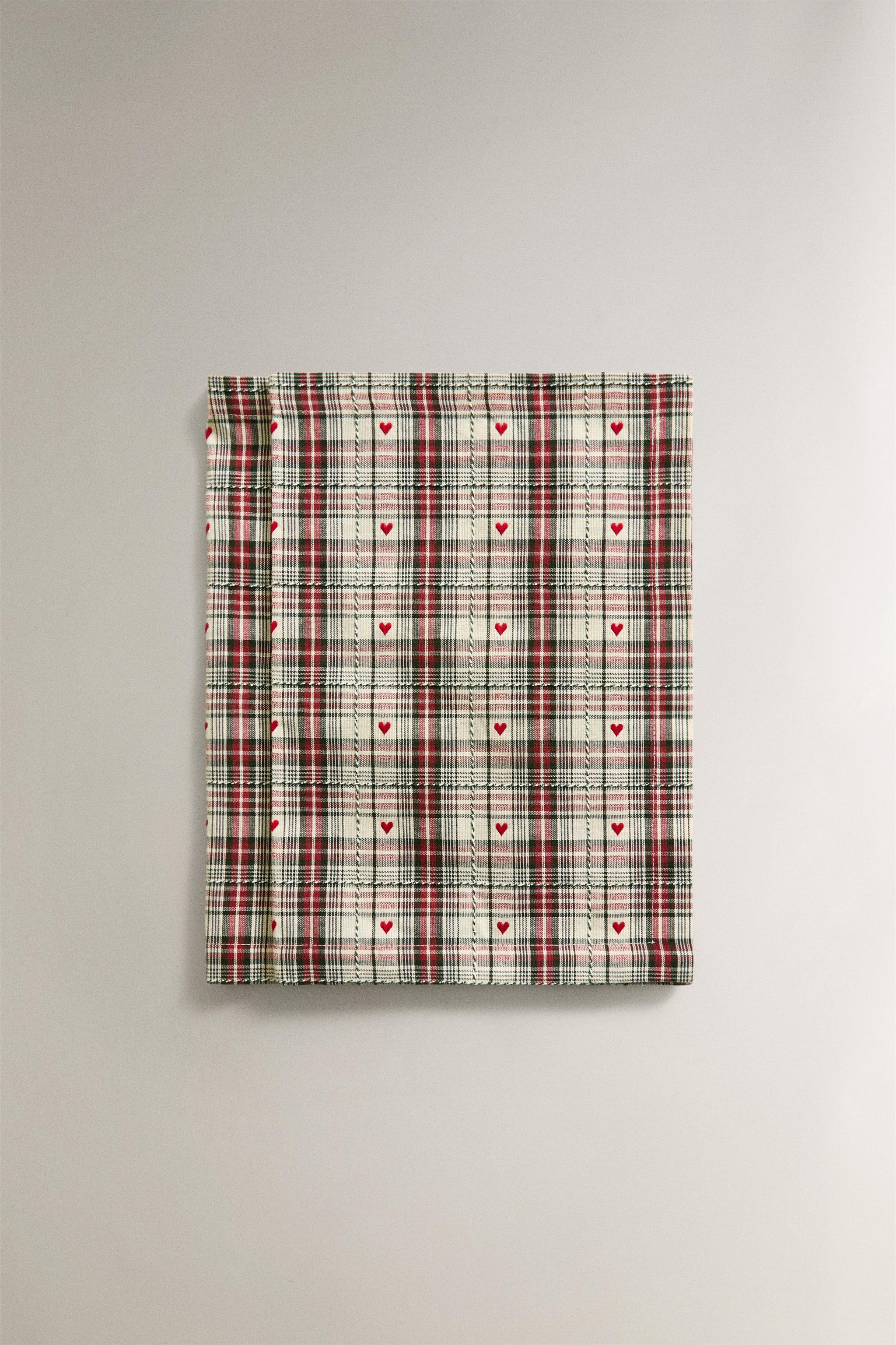 DYED THREAD CHRISTMAS HEART PLACEMAT (PACK OF 2)